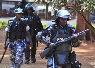 uganda-police-men